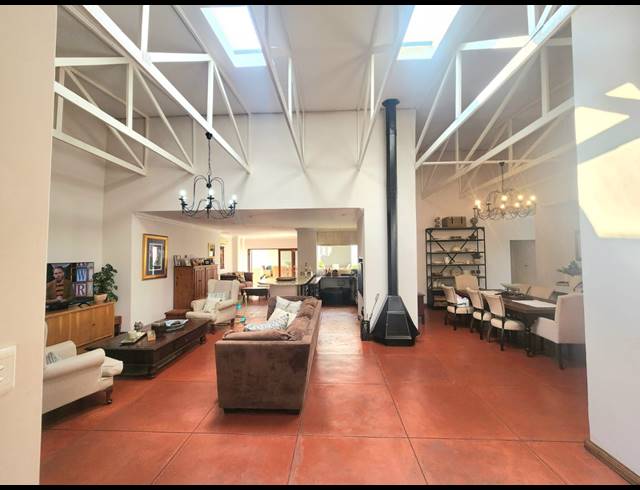 4 BEDROOM HOUSE FOR SALE IN ZAMBEZI COUNTRY ESTATE